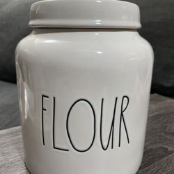 Rae Dunn Flour Chubby Canister