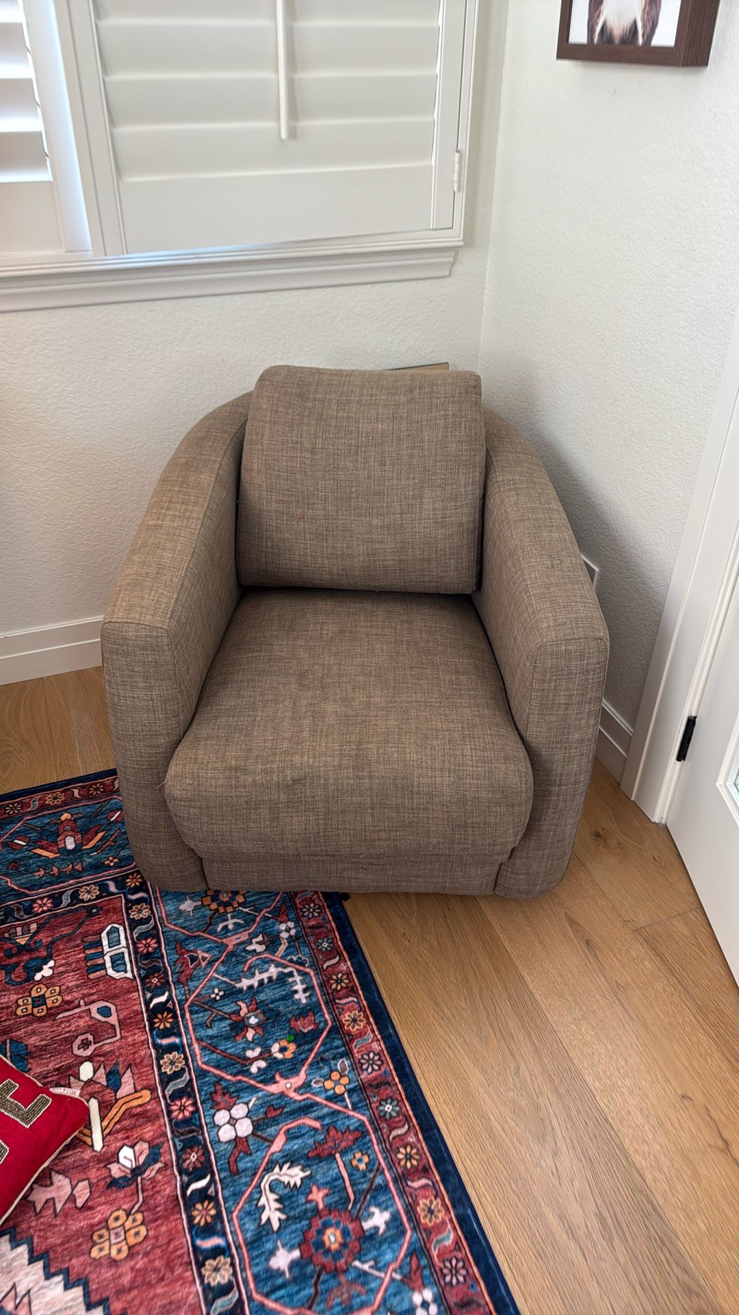 Free single Seat Couch