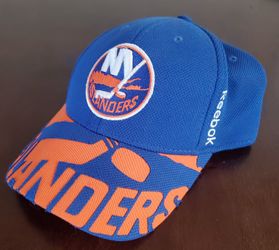 Reebok Center Ice New York Islanders Large/XL stretch  Cap