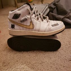 Size Youth 6.5 Baseball Nike Jordans 