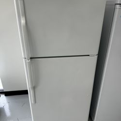 USED! Top Bottom White Apartment GE Fridge