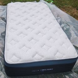 TWIN MATTRESS (Helix
Luxe Twilight)