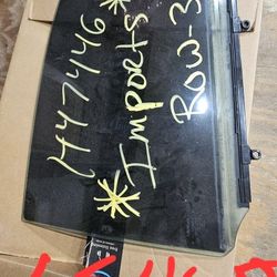 07 Lexus 460  Driver Rear Window 