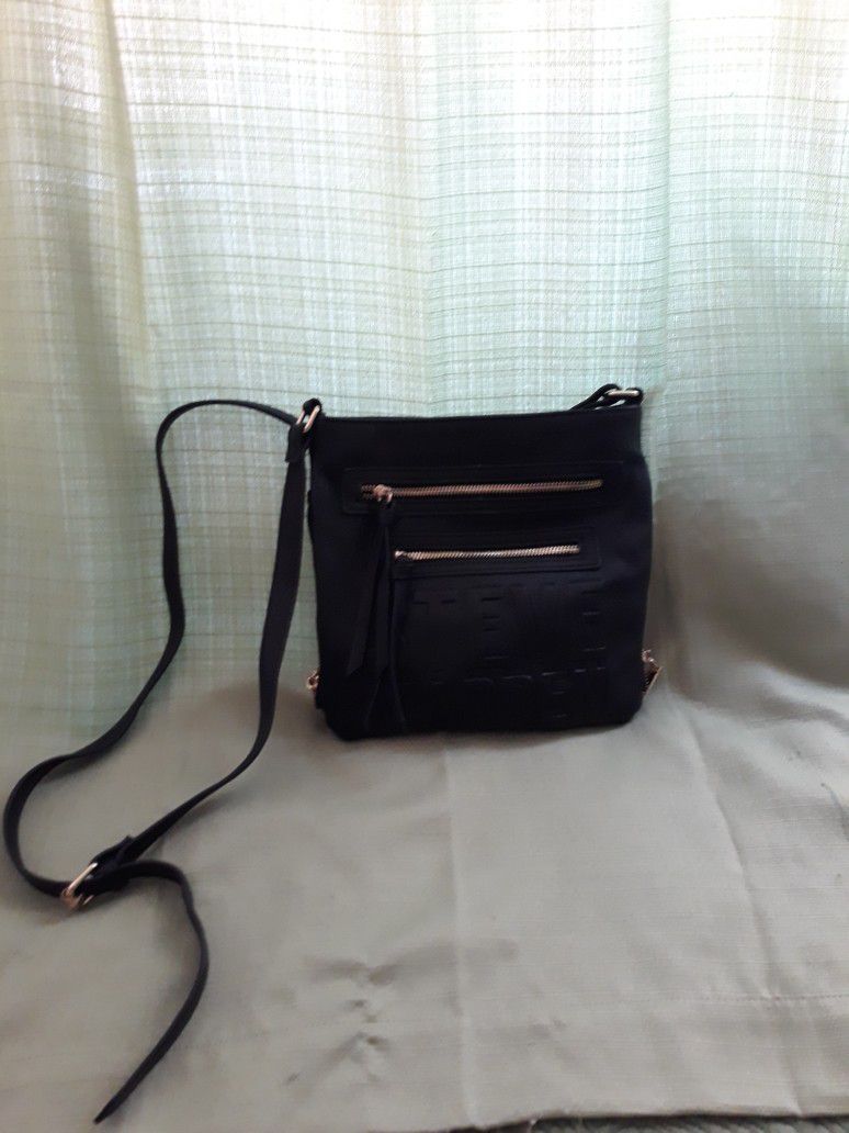 Steve Madden Duffel Bag NEVER USED for Sale in Las Vegas, NV - OfferUp