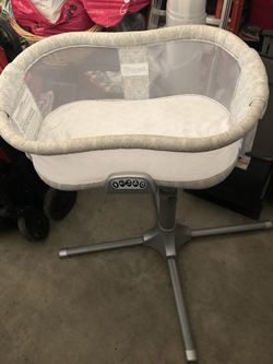 HALO® Bassinest® Premiere Series Swivel Sleeper in Luna