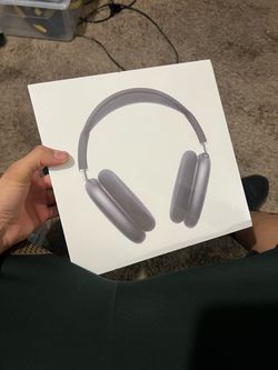 Band New Apple AirPod Max $300 FIRM NO TRADES
