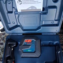 Bosch Self Leveling Cross Line Laser With Plumb Points green Beam Gcl100-40G