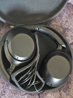 Sony Xb910n Wireless Headphone, Like New.