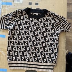 F-e-n-d-I Blusa Size M