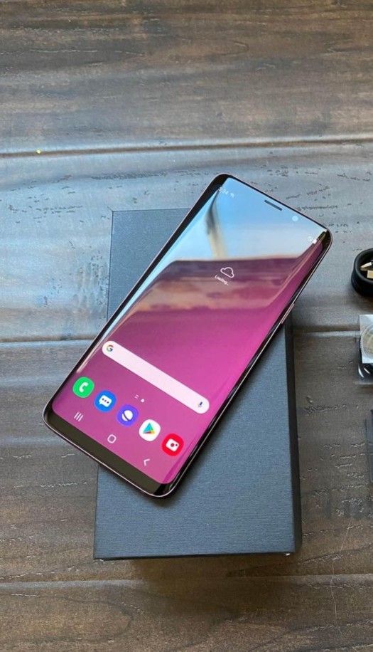 Samsung Galaxy S9, Factory Unlocked,  Excellent Condition.  Like New 