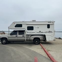  Chevy 2002 Silverado 3500 /W Lance 11’3” Camper