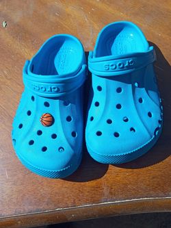 Classic Bright Blue Crocs Clogs with Basketball Charm - Youth J1