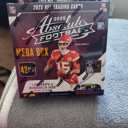 ABSOLUTE Megabox A Football Cards