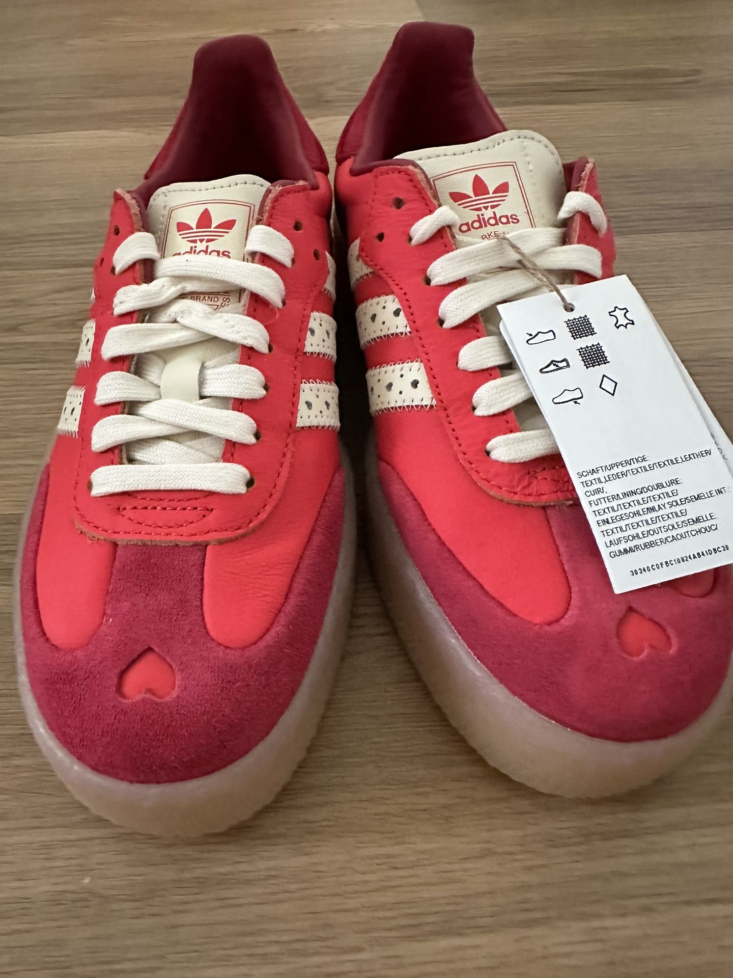 Adidas Samba “Valentine’s Day” — BRAND NEW — Size W7.5/ M6