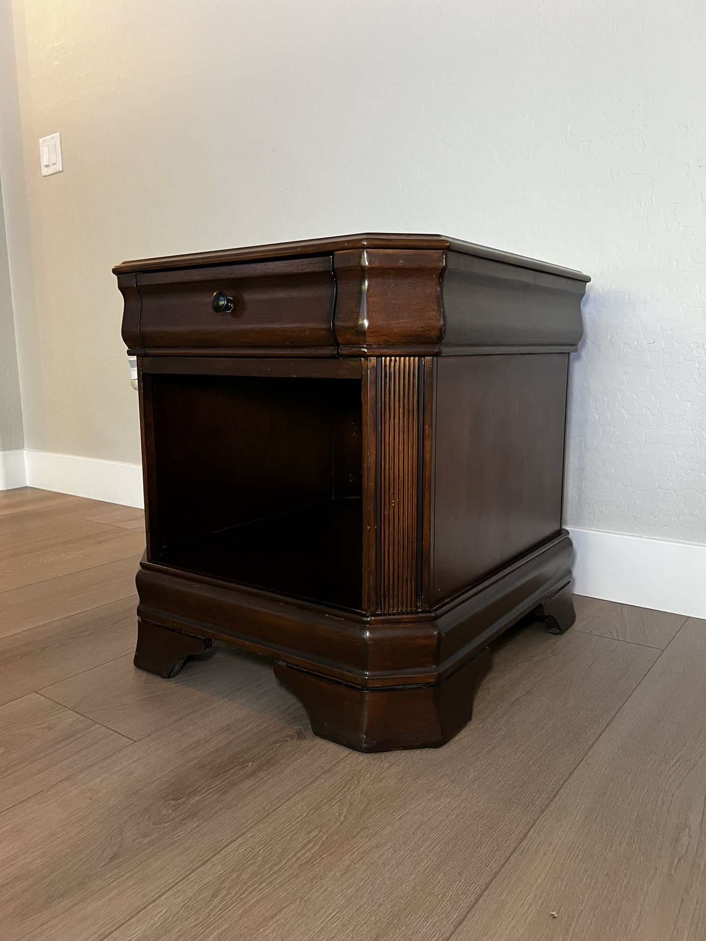 Oversized Office Table Brown Mahogany Solid Wood Nightstand-Side Table