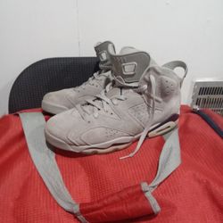Must Sell Almost New Jordan's Retro 6 Georgetown  Sz 11. .5