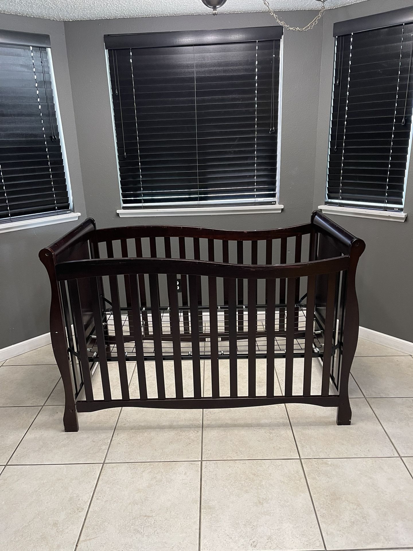 Baby Crib 