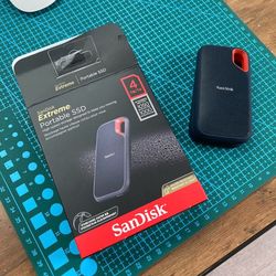 Sandisk 4TB SSD x 2