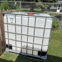 Contenedor De 1000 Litros,275 Gallones  Ideal Para Transportat O Almacenar Agua O Gasolina Como Nuevo 