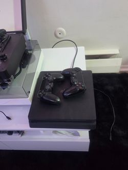 Playstation 4 slim 1tb