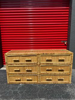 VINTAGE WICKER RATTAN DRESSER/ IN GREAT CONDITION/ DELIVERY NEGOTIABLE