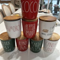 Rae dunn Christmas (8 inc) Cannister/Cellers 