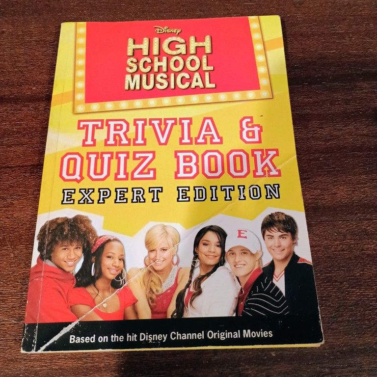 "High school musical, trivia & quiz" (book/libro)📚