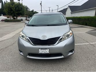 2012 Toyota Sienna