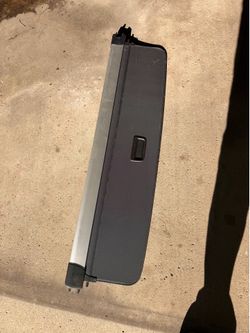 Retractable Cargo Cover for Land Rover Range Rover Sport.