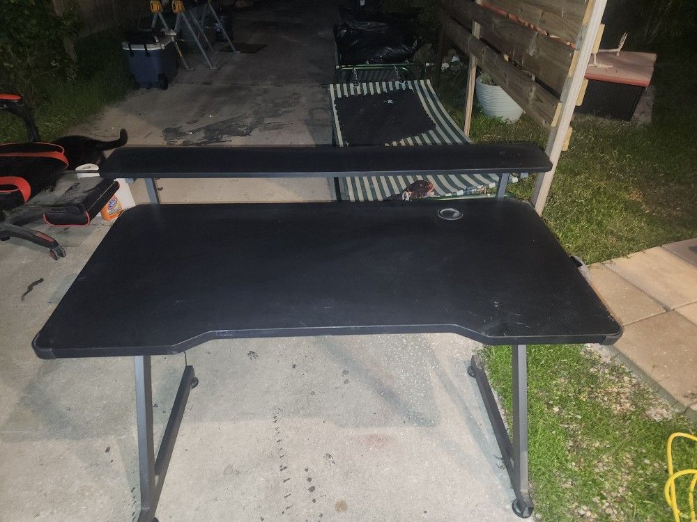 Gaming Table W/ 5 " Shelf and Lighted Sides