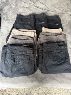 9 Pairs of Shorts (7 Volcom/2 Quiksilver) Size Mens 33