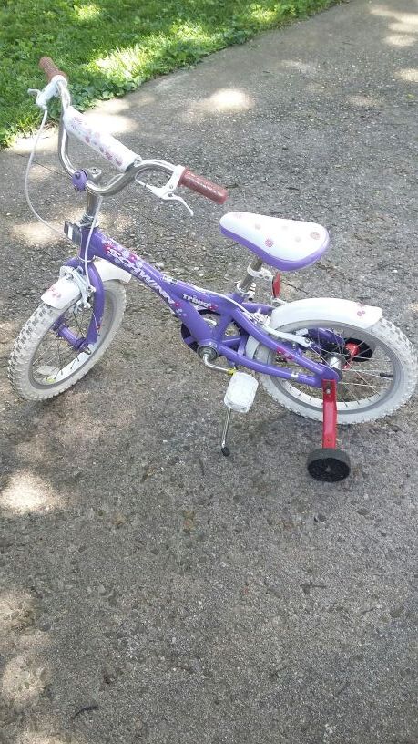 16 inch Schwinn Trixie for Sale in Cincinnati OH OfferUp