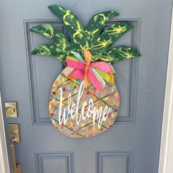 Pineapple Boutique Door Sign
