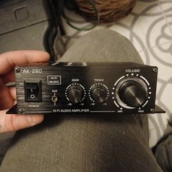 Ak-280 Amplifier  40 Watt + 40w Rms