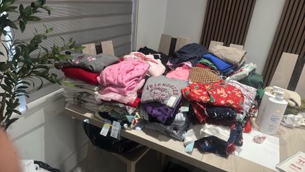 Ropa nueva de niña