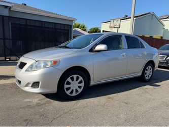 2010 toyota corrolla LE