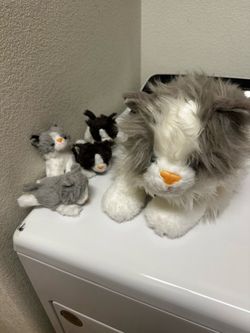 Kitty plush with kitties