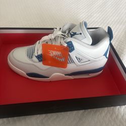 Retro 4 Militay Blue Jordan’s 