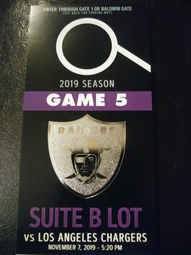 SUITE PARKING PASS