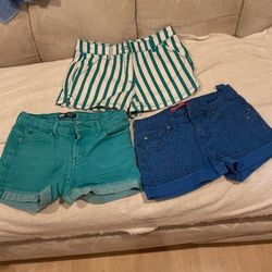 GIRLS SIZE 10 SHORTS