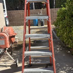 8’HD Fiberglass Ladder