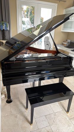 Pristine 5’10” grand piano, down size need to go
