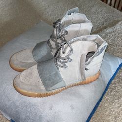 Yeezy 750 Grey