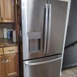 GFE26JYMFS - French Door Refrigerator - GE