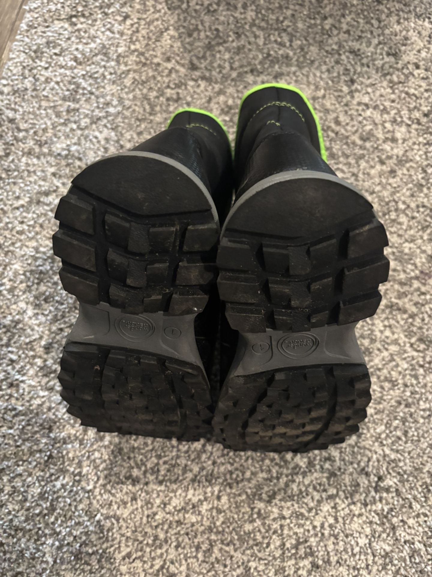 kids snow boots