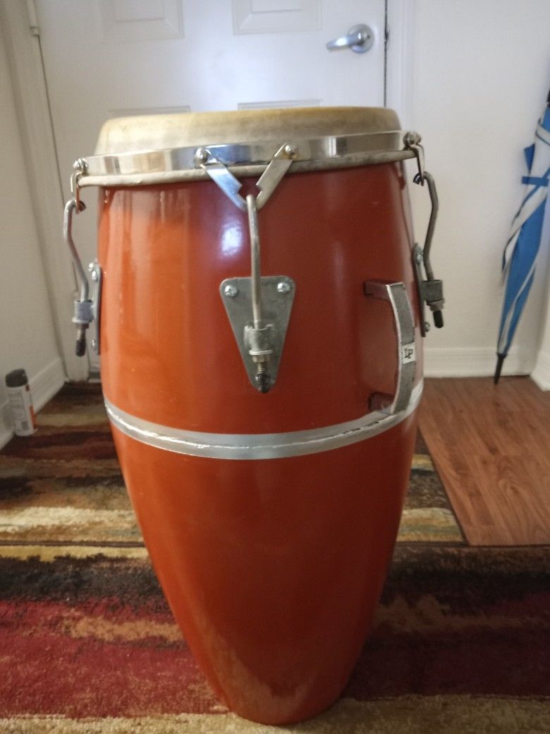 LP Conga Fiberglass is Old but still good $120.00