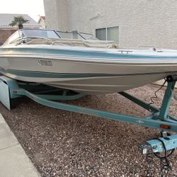 03 Larson Escape Deck Boat 
