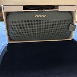 Bosé Soundlink Bluetooth speaker