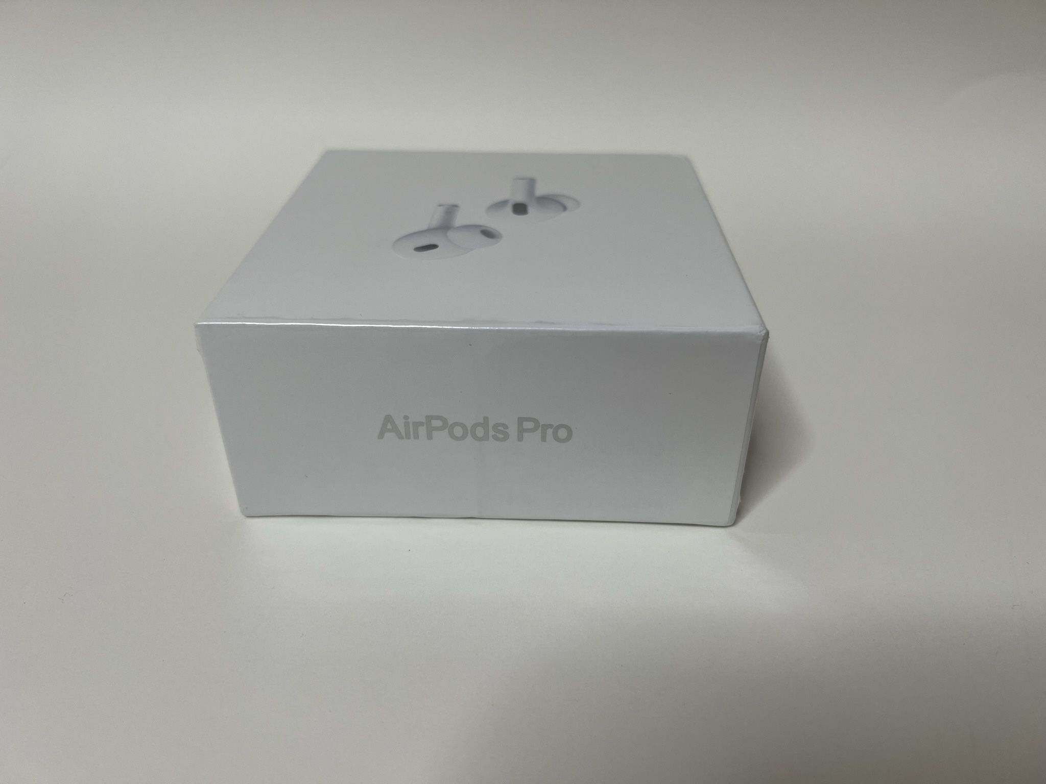 Apple AirPods Pro 2nd Generation With Magsafe Wireless Charging Case  MQD83AM/A for Sale in Las Vegas, NV - OfferUp