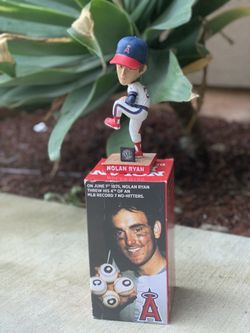 Nolan Ryan bubble head ( broken )